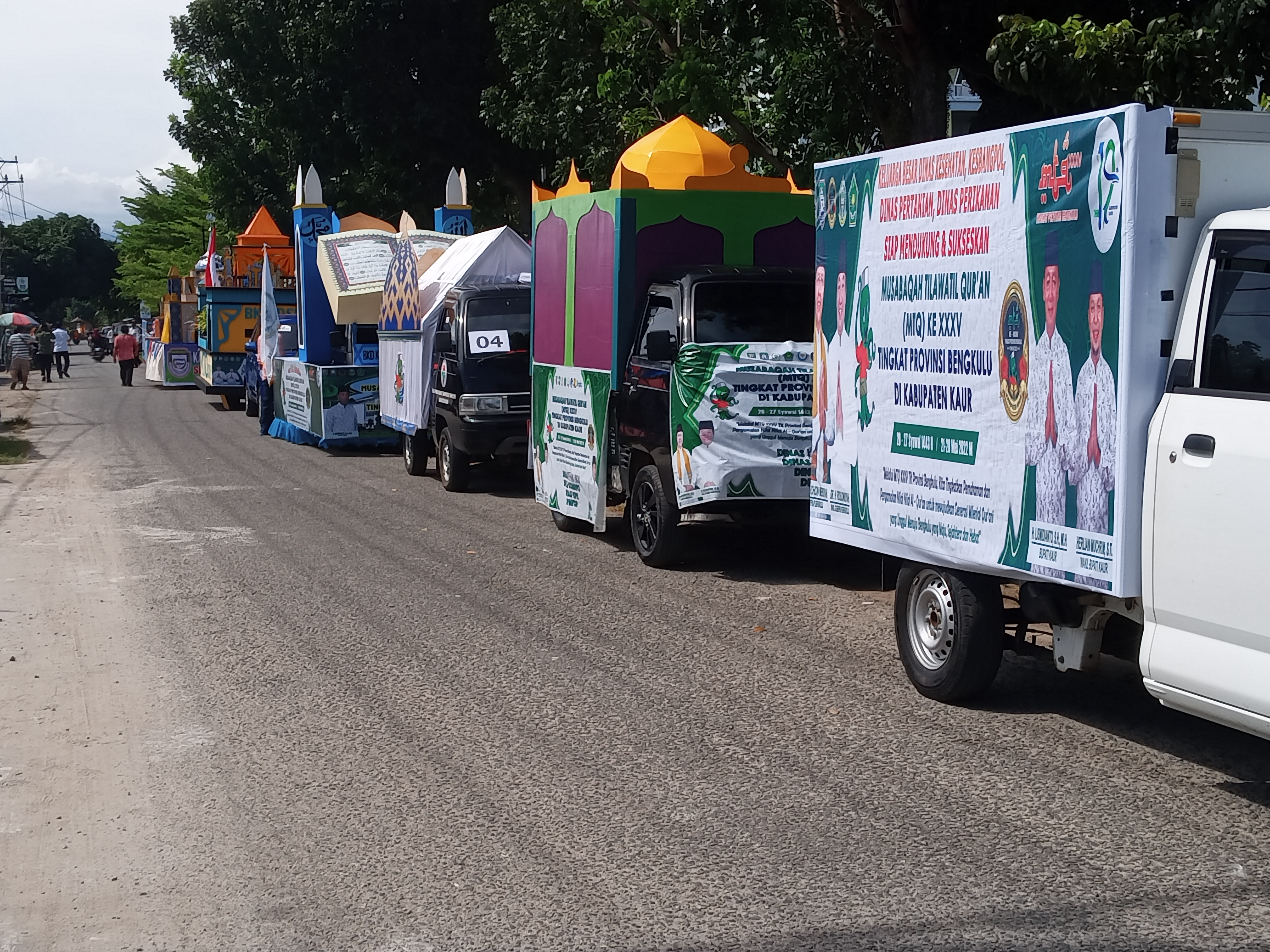 Peserta pawai
